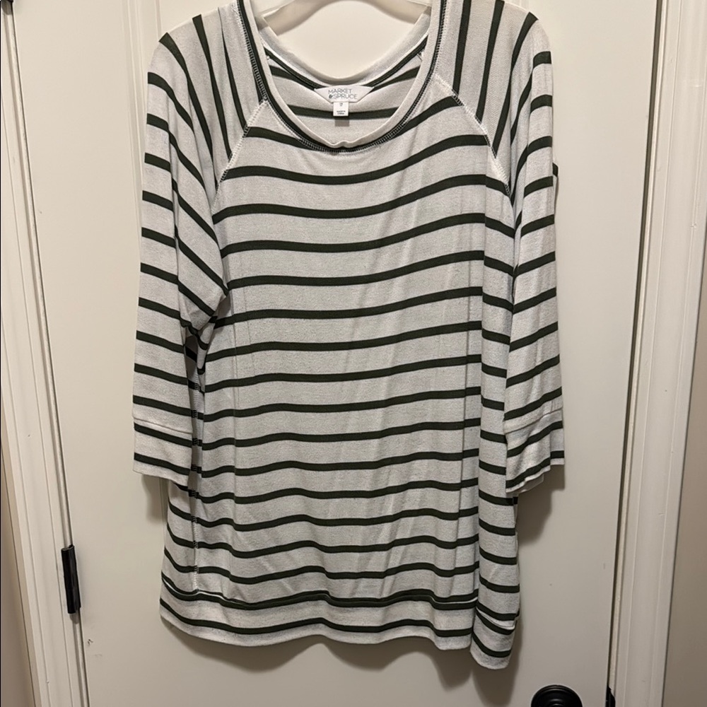 Market & Spruce Black and White Boxy 3/4 Sleeve Tee